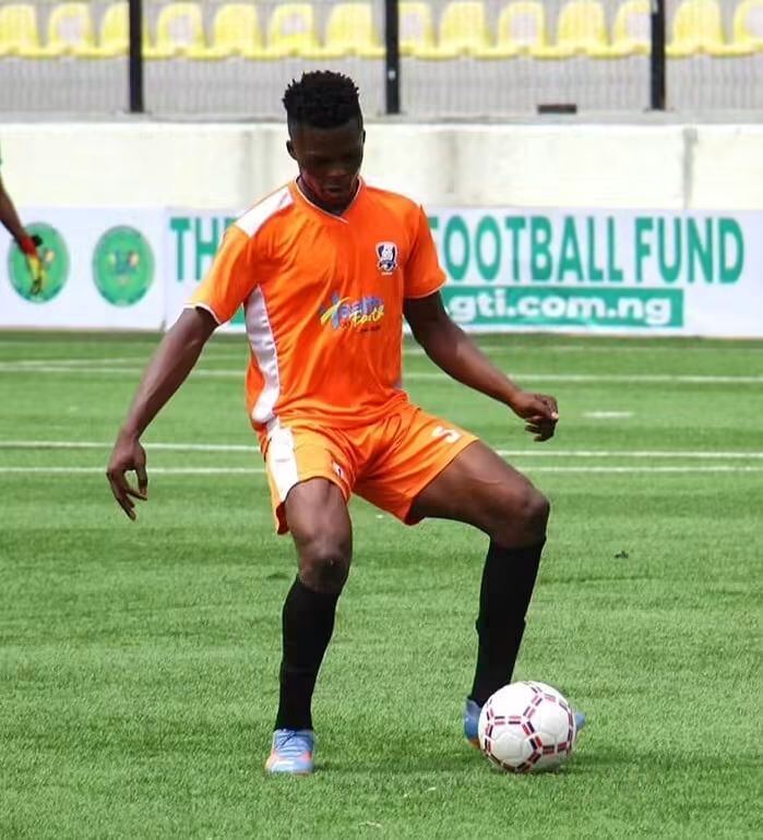 Working The Ball Down The Line — G12 Football Club Matchday, Lagos Island